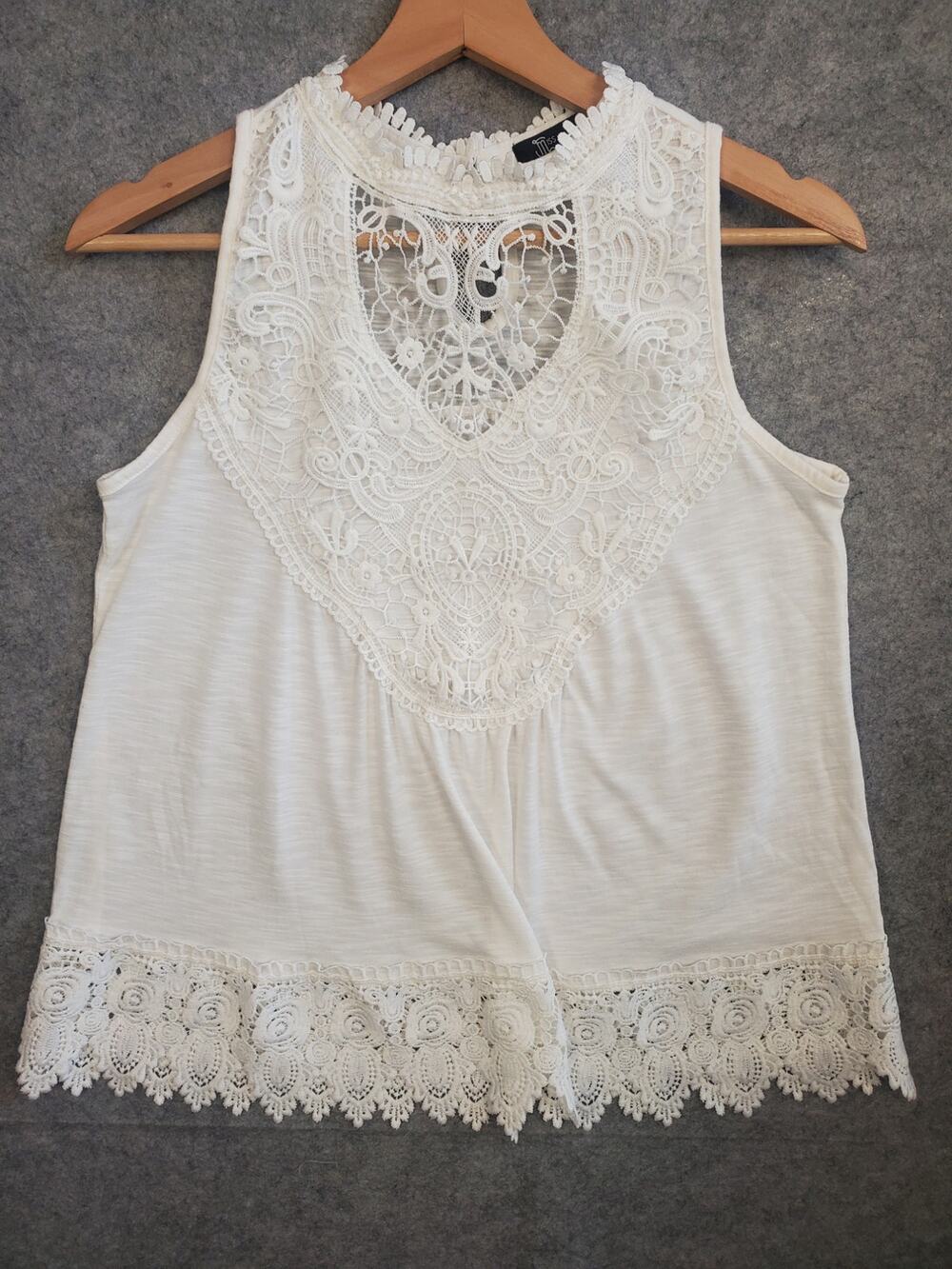 Women's Miss Chievous Medium White Lacy Halter Neck Boho Blouse